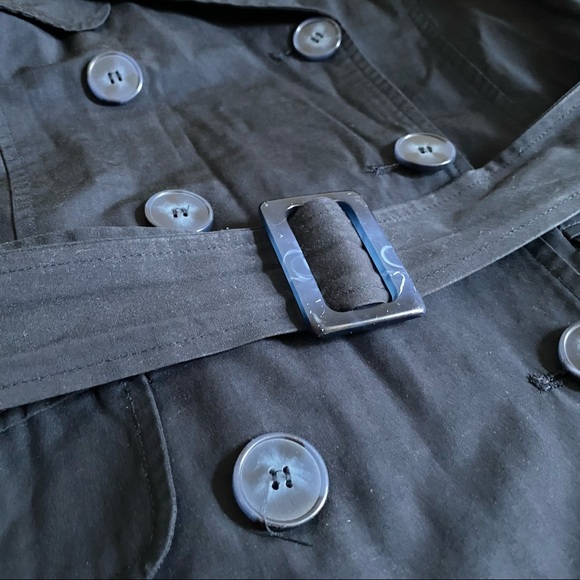 SOLD❌ Forever21 Navy Lightweight Belted Trench - Picture 8 of 10